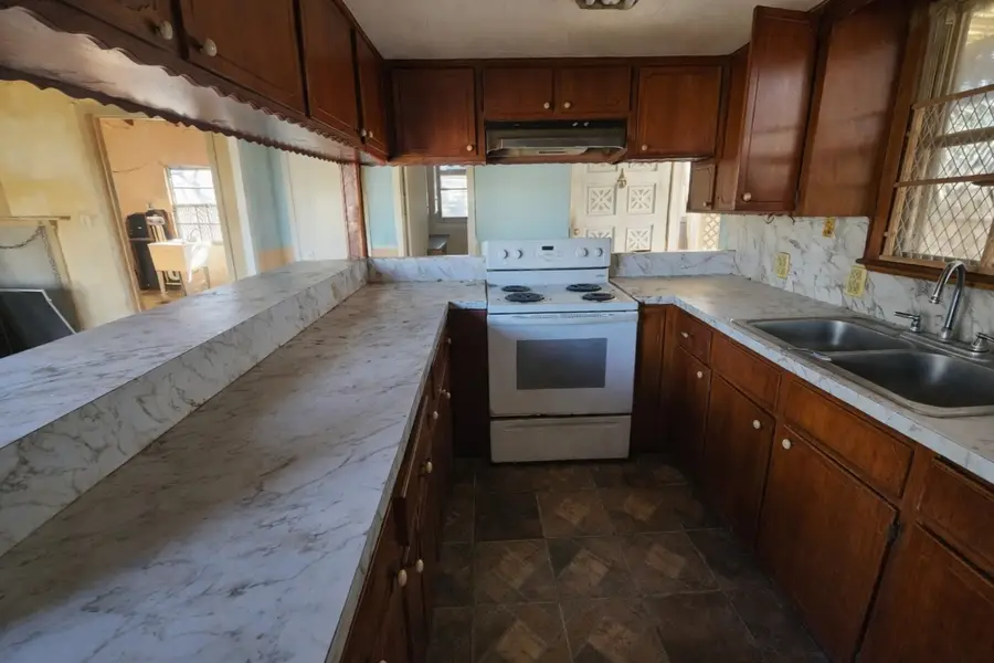 2614 Bayou Drive, Angleton, TX 77515 - Image #3