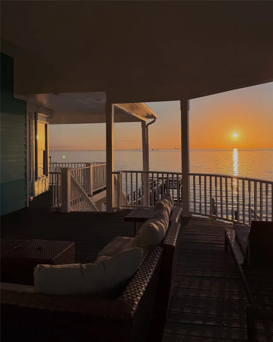 415 Avenue I, Dickinson, TX 77539 - #3