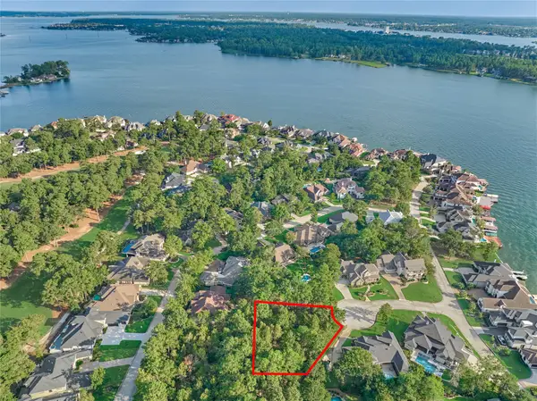 11 Westlyn Court, Montgomery, TX 77356