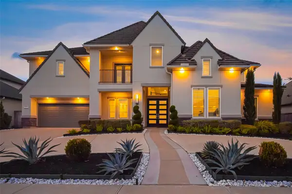 22 Crown Grove, Sugar Land, TX 77498