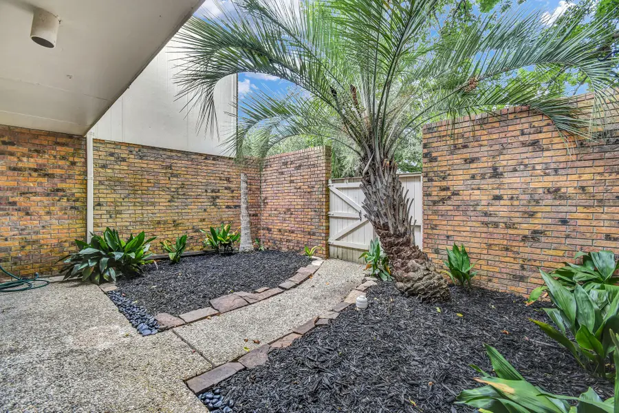 55 Chervil Common, Lake Jackson, TX 77566 - #2