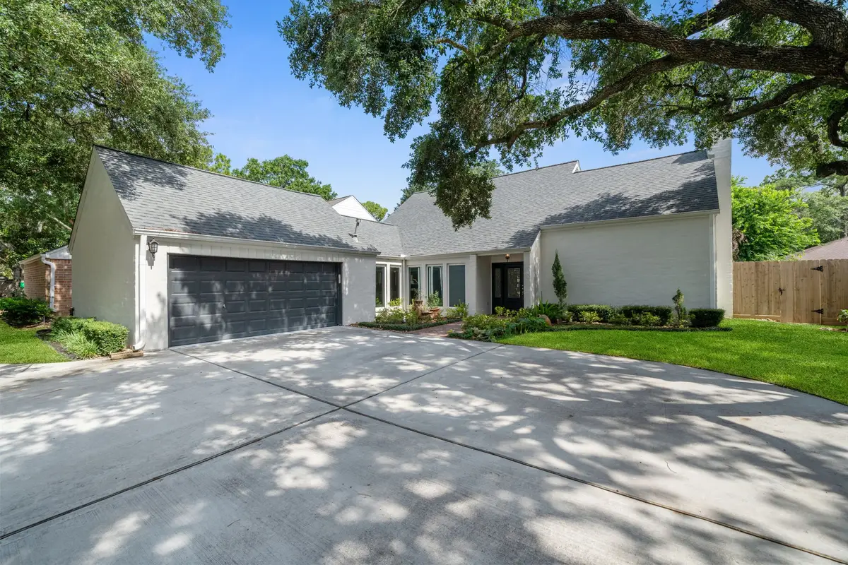 10214 Inwood Drive, Houston, TX 77042 - Image #1