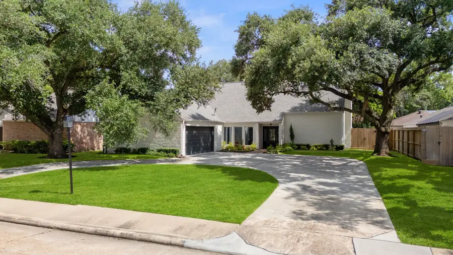 10214 Inwood Drive, Houston, TX 77042 - Image #2