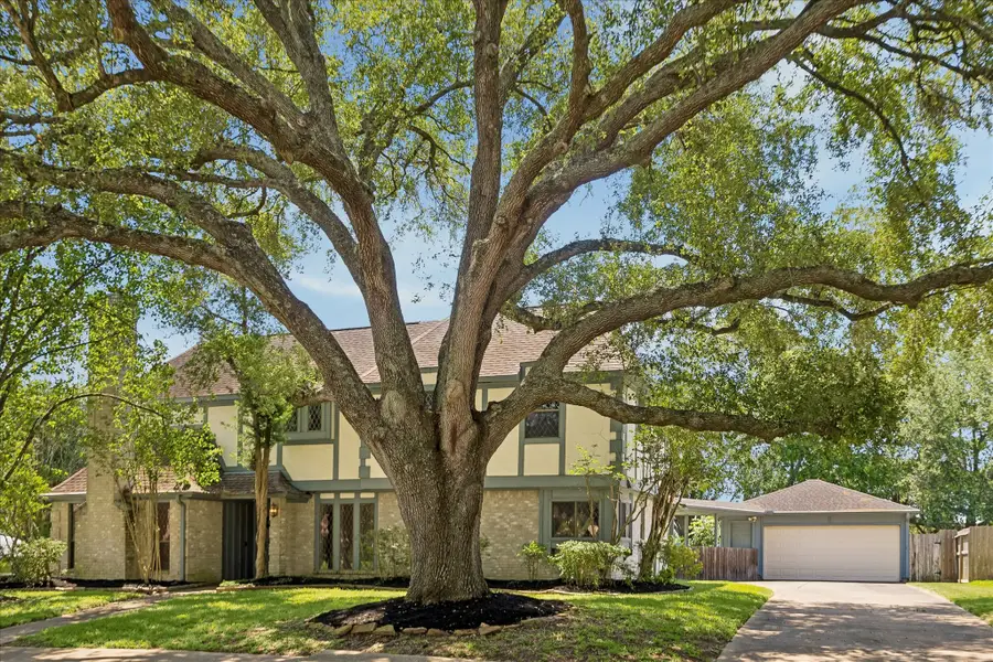 3819 Pleasant Valley Drive, Missouri City, TX 77459 - #2