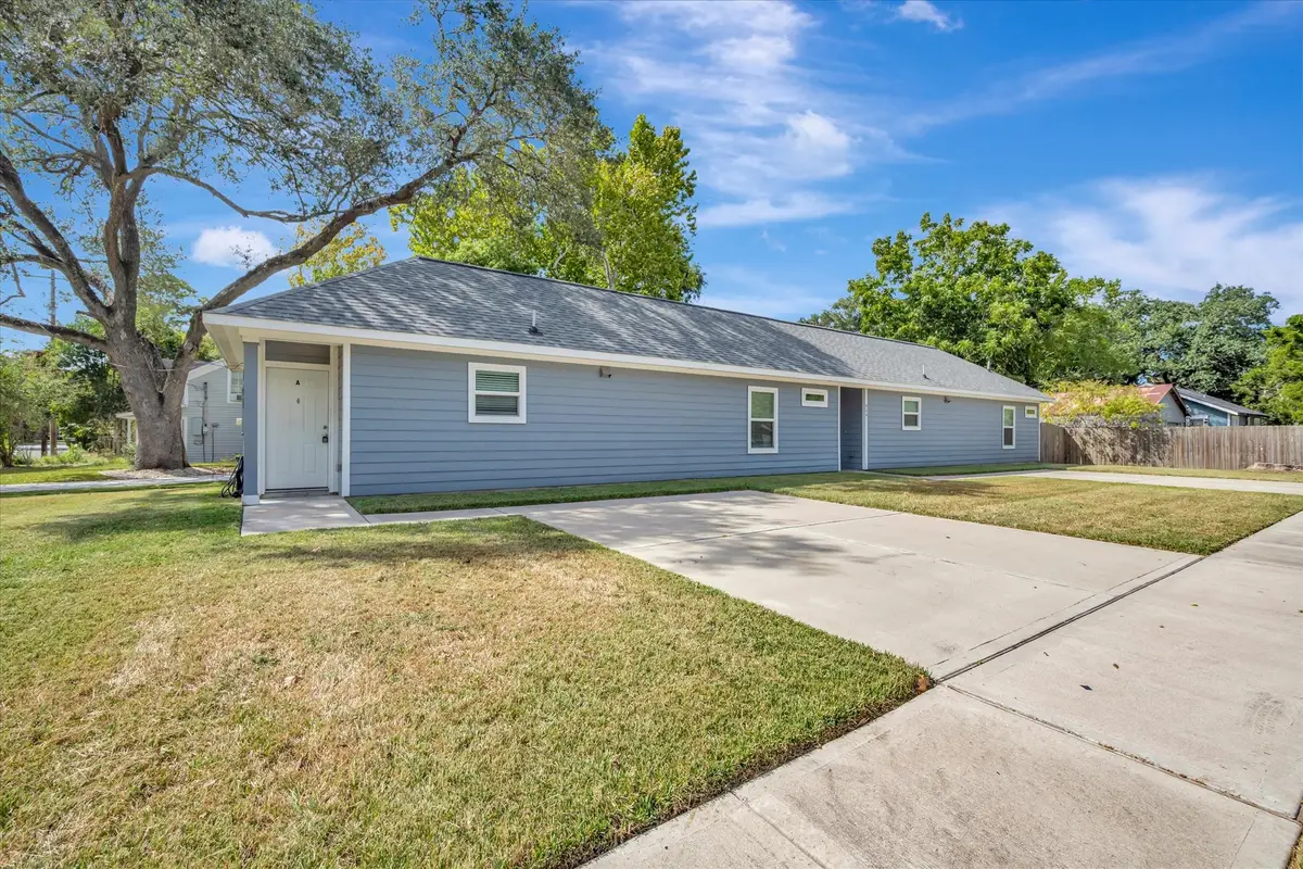 904 W Sealy Street #A-B, Alvin, TX 77511 - #1