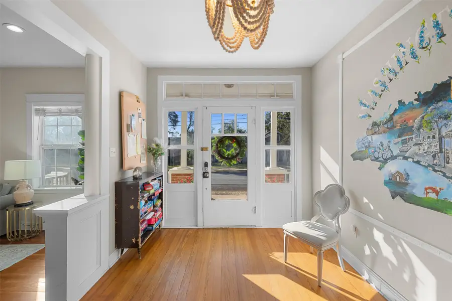 407 E Alamo Street, Brenham, TX 77833 - Image #3