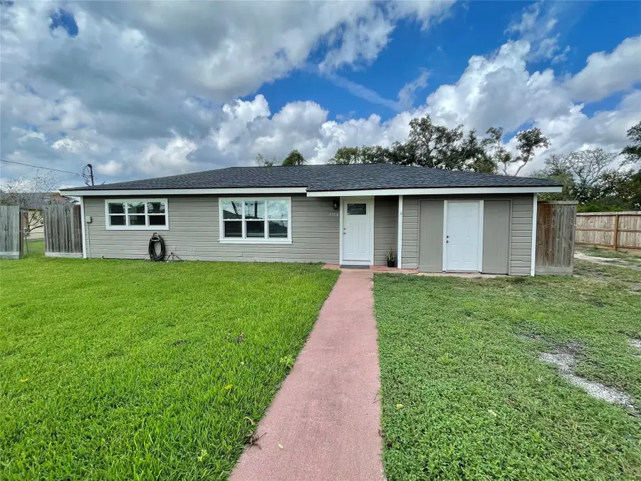 1116 Lake Street, Clute, TX 77531 - Image #2