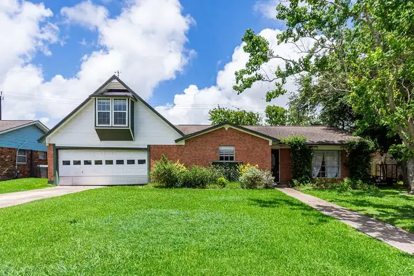 618 W 9th Street, Freeport, TX 77541