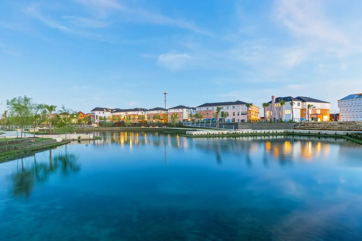 5929 Cottage Grove Lake Drive, Houston, TX 77007 - Image #1