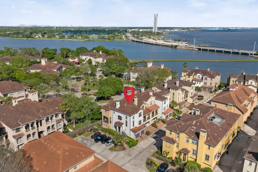 18 Laurelwood Drive, Houston, TX 77058 - #2