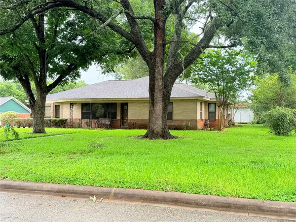 504 Dwinnell Street, Baytown, TX 77520