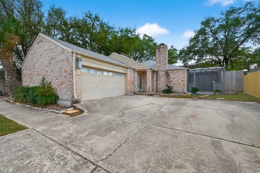 7735 Teal Run Drive, Houston, TX 77071 - Image #2