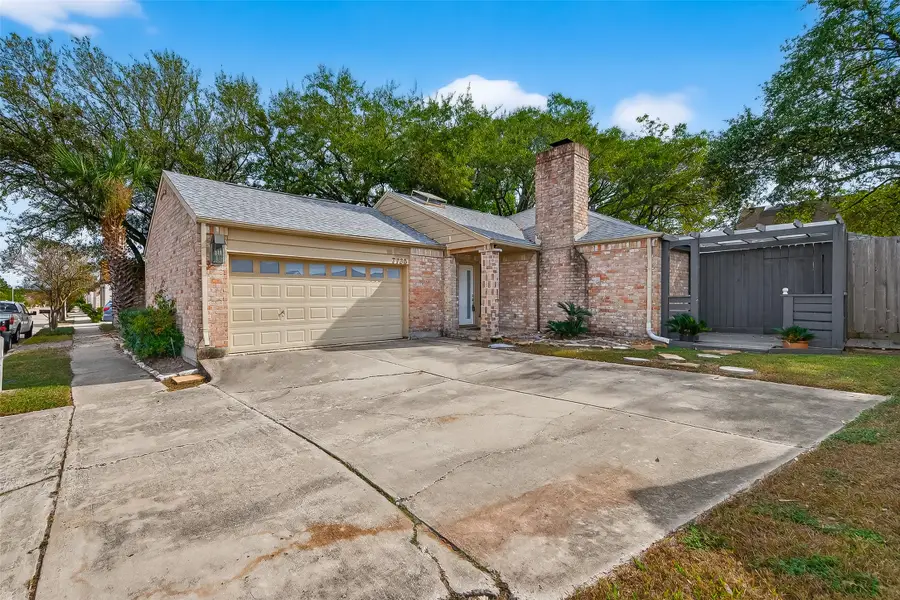 7735 Teal Run Drive, Houston, TX 77071 - Image #3
