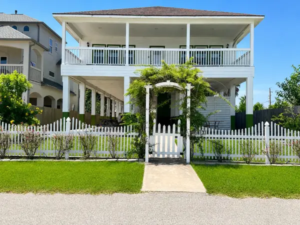 1813 Avenue A, Dickinson, TX 77539