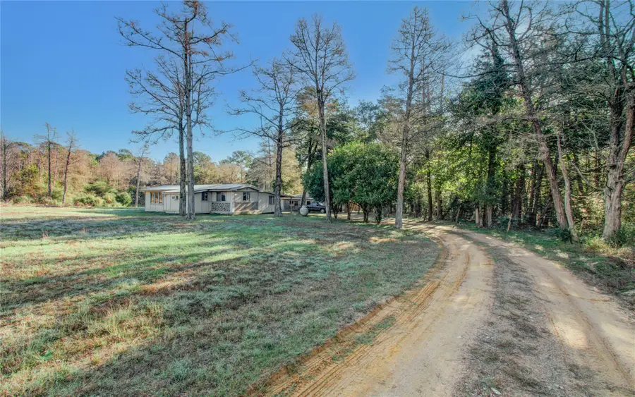 1102 Pine Crest, New Ulm, TX 78950 - Image #2