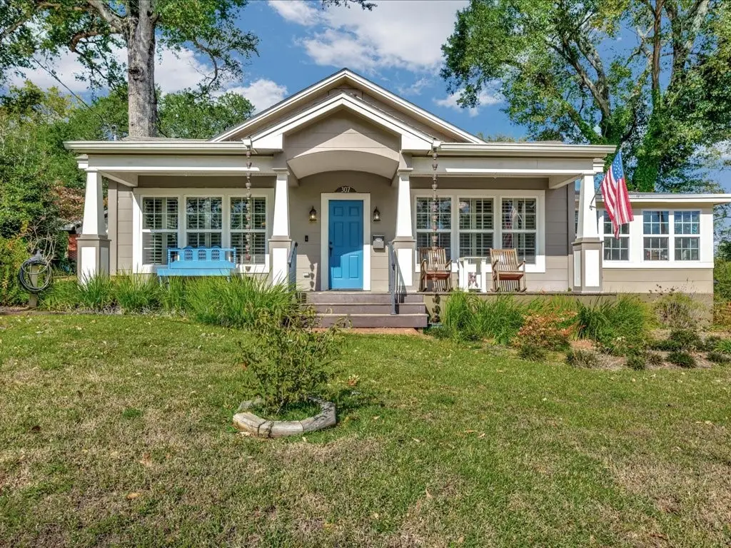 307 E Austin Street, Nacogdoches, TX 75965 - Image #1