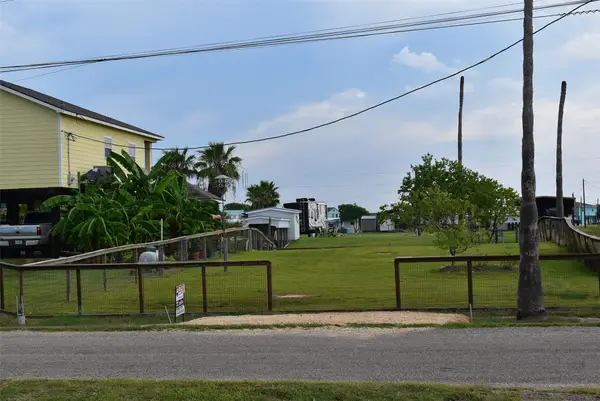 1197 County Road 202, Sargent, TX 77414