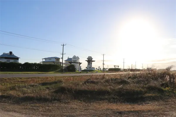 201 Tx State Hwy 87, Gilchrist, TX 77617
