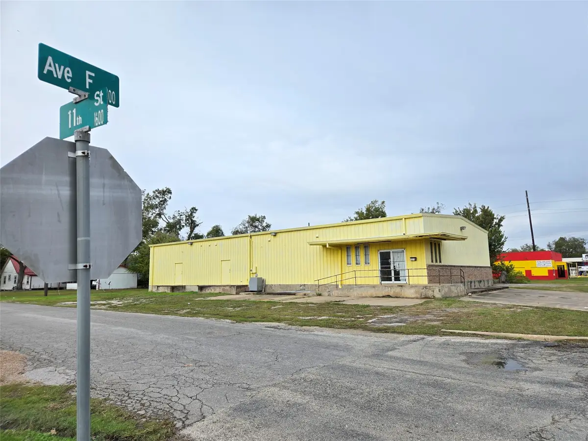 1616 Avenue F, Bay City, TX 77414 - #1