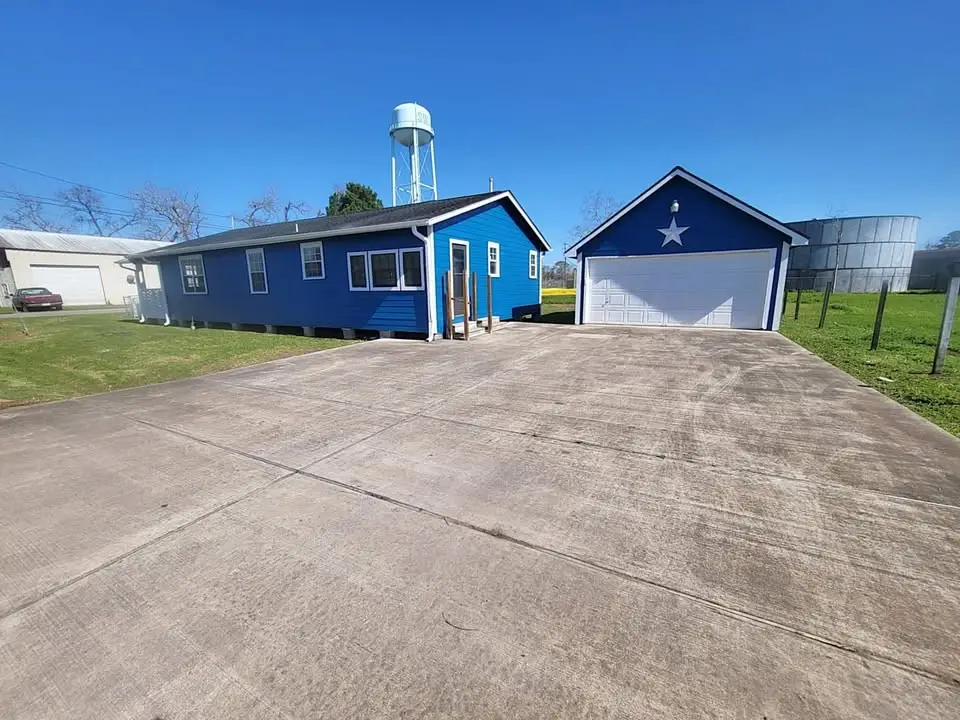 211 Peach Street, Sweeny, TX 77480 - Image #1