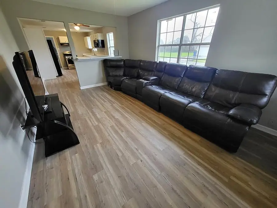 211 Peach Street, Sweeny, TX 77480 - Image #3