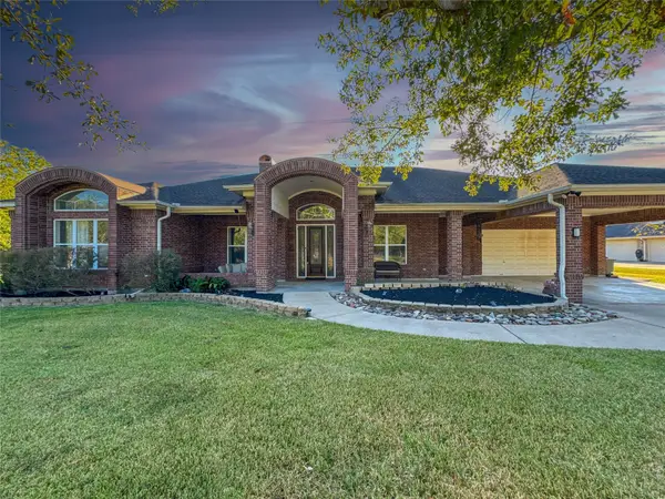 310 Rustic Lane, Friendswood, TX 77546