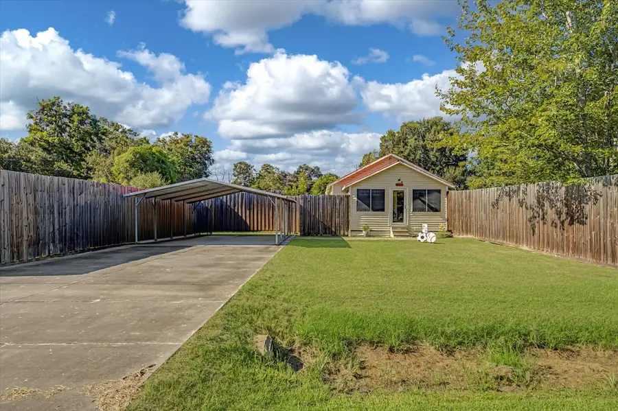 805 Trinity Street, Anahuac, TX 77514 - #2