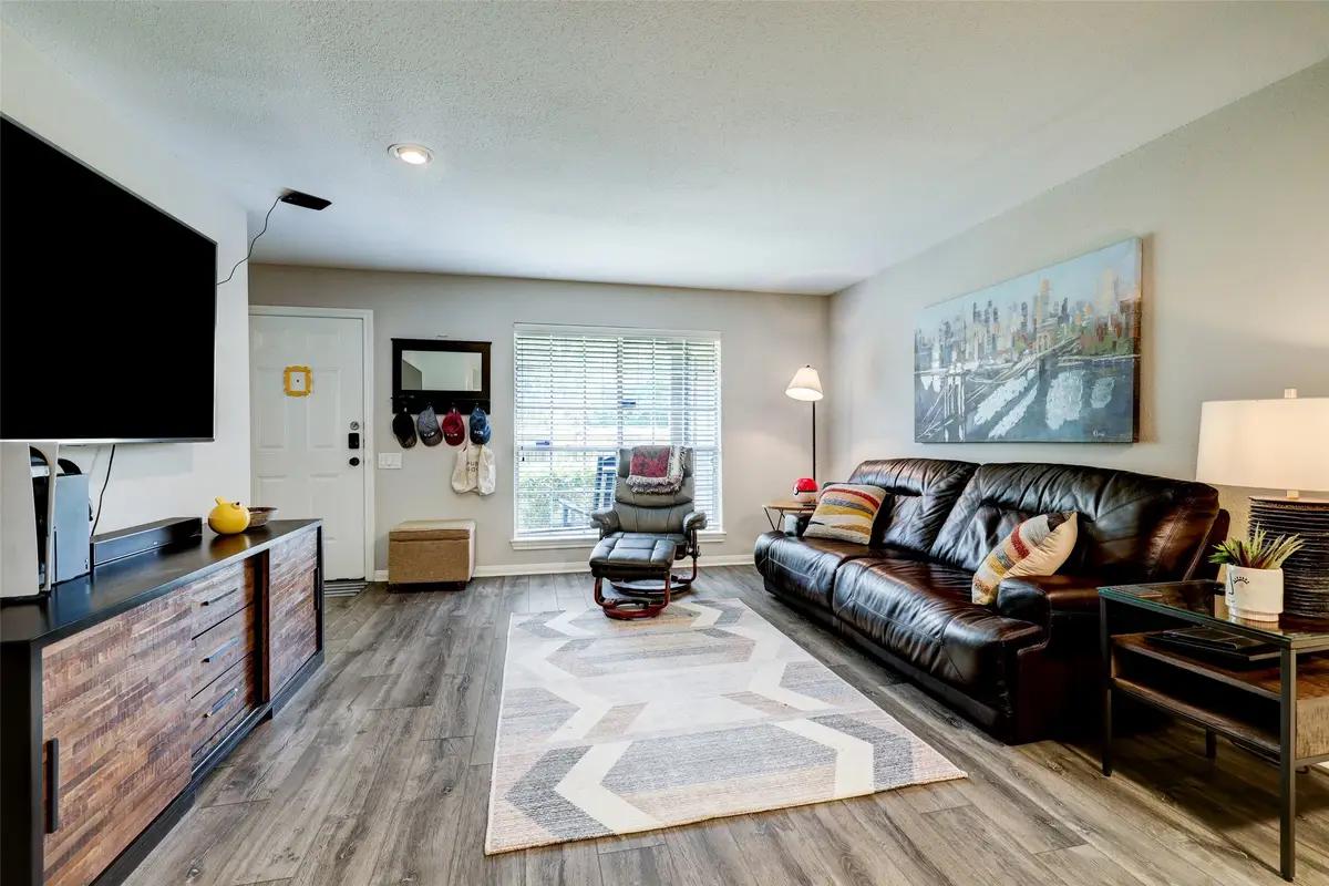 1860 White Oak Drive #359, Houston, TX 77009 - Image #1