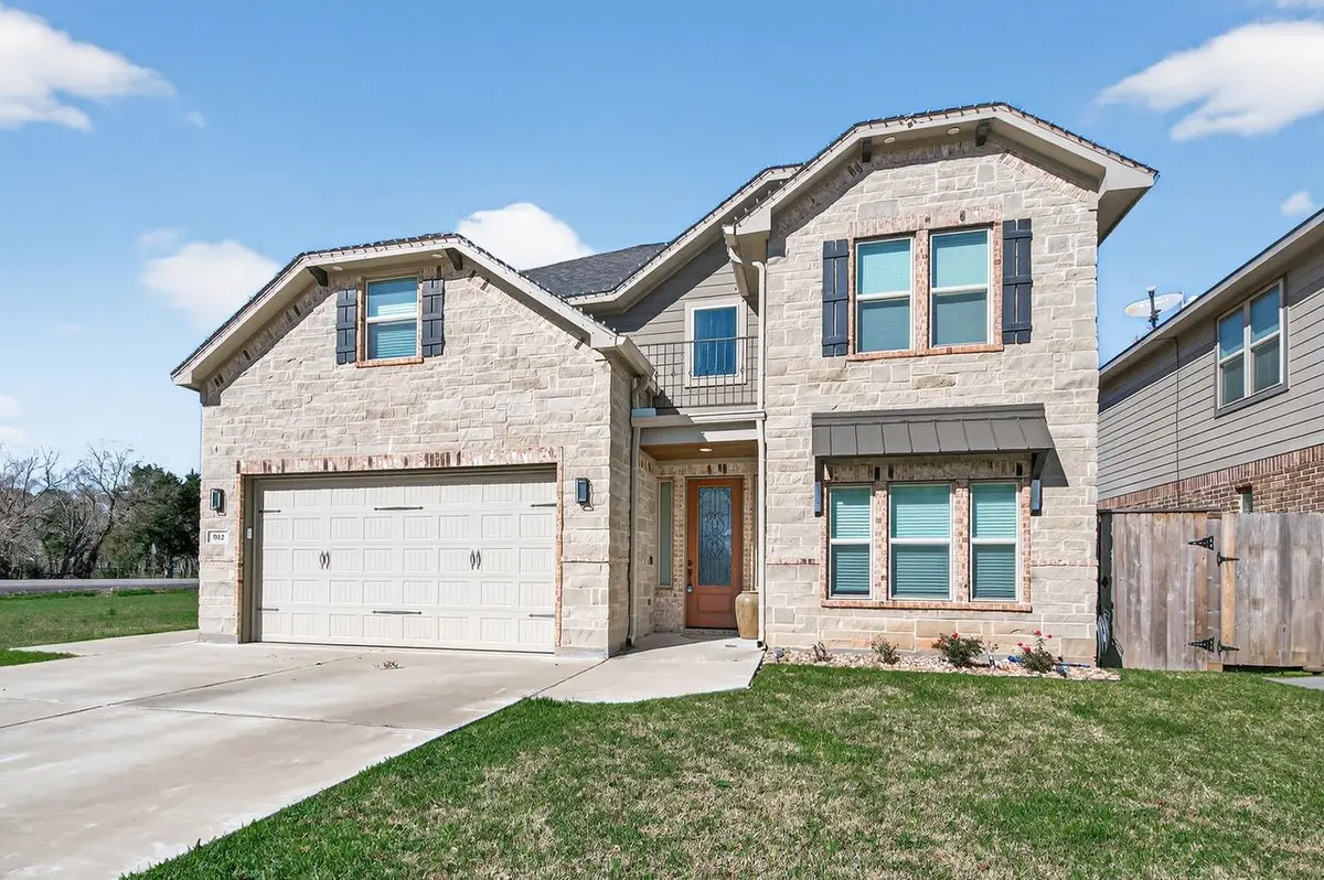 912 Roberts Street, East Bernard, TX 77435 - Image #1