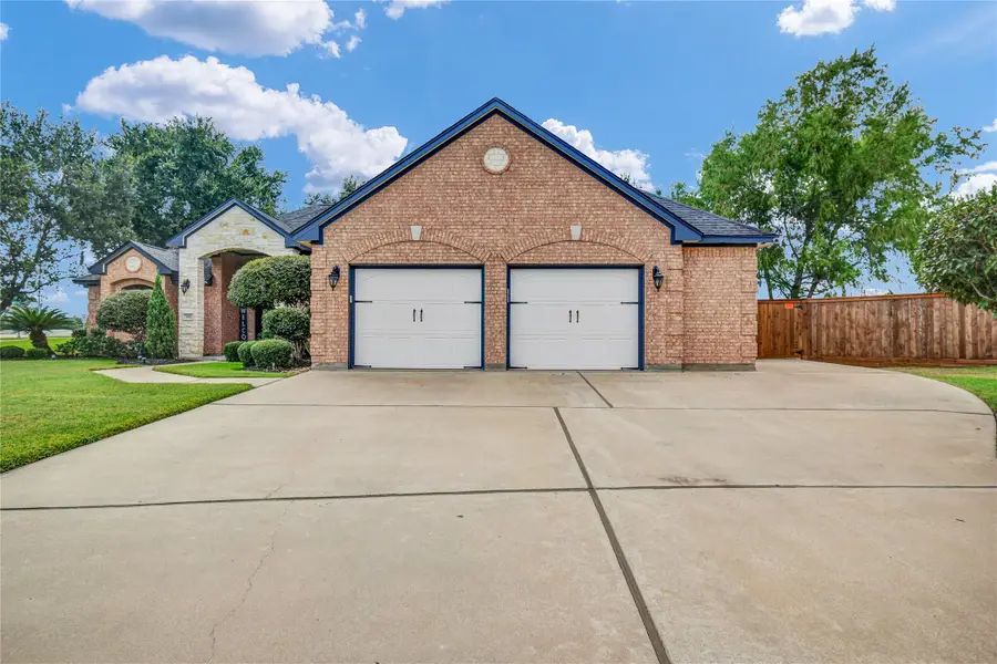101 Deerwood Drive, Lake Jackson, TX 77566 - #3