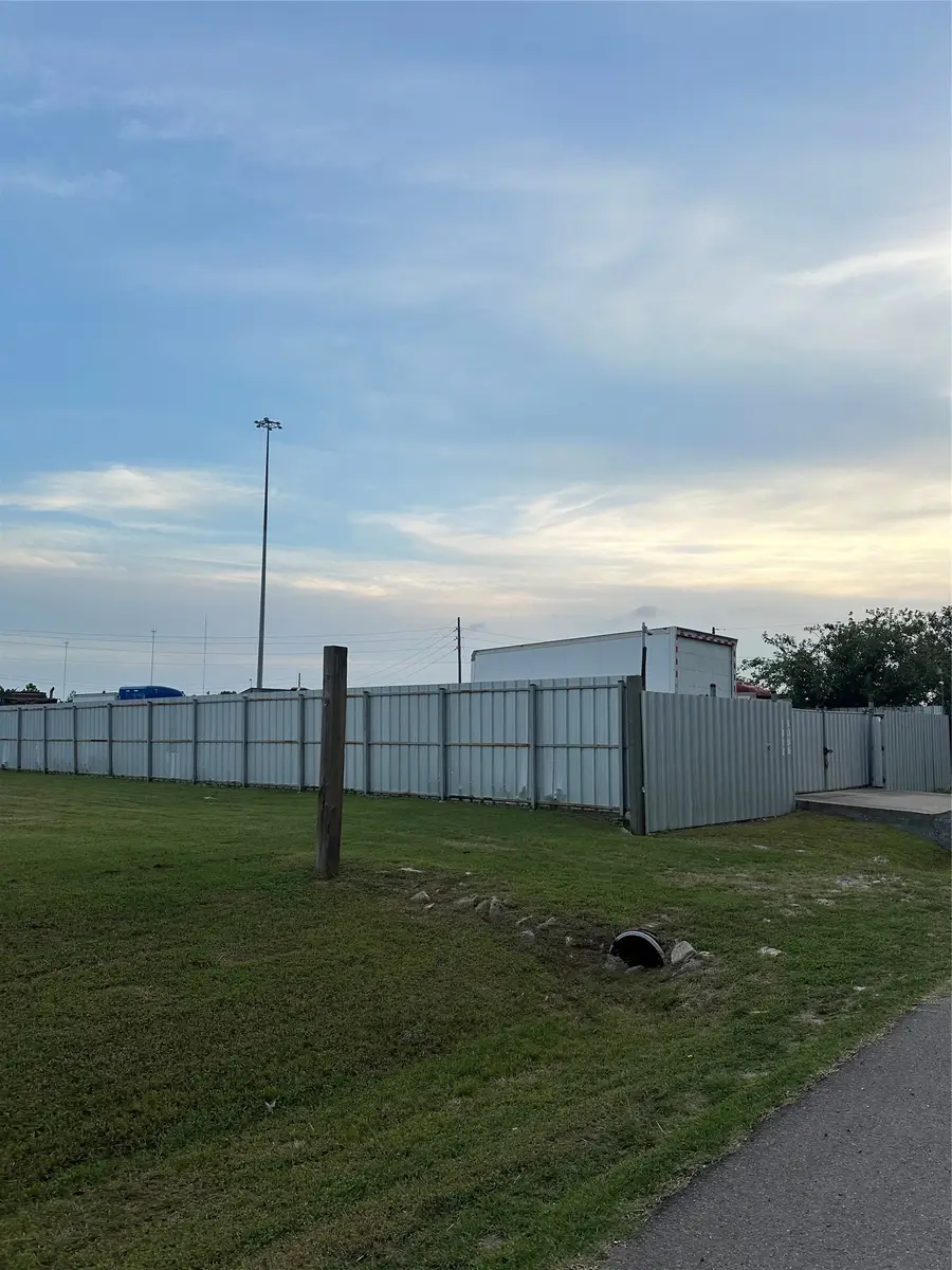 6721 Whitton Drive, Houston, TX 77085 - #2