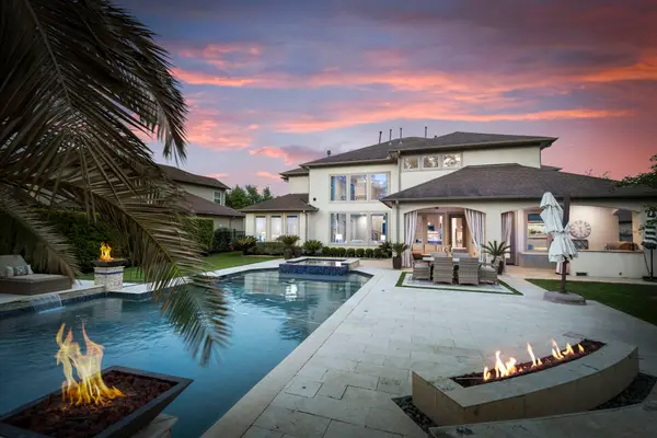 19 Pondera Point Drive, The Woodlands, TX 77375