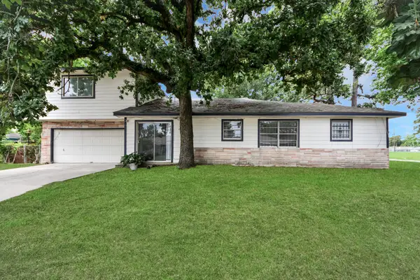 7450 Lakewood Drive, Houston, TX 77016