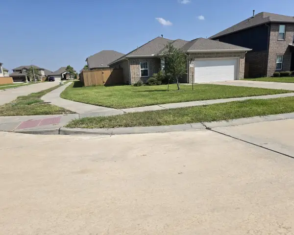 2429 Abbot Brook Drive, Rosharon, TX 77583