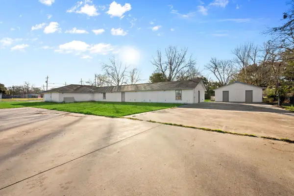 114 Main Street, Hull, TX 77564