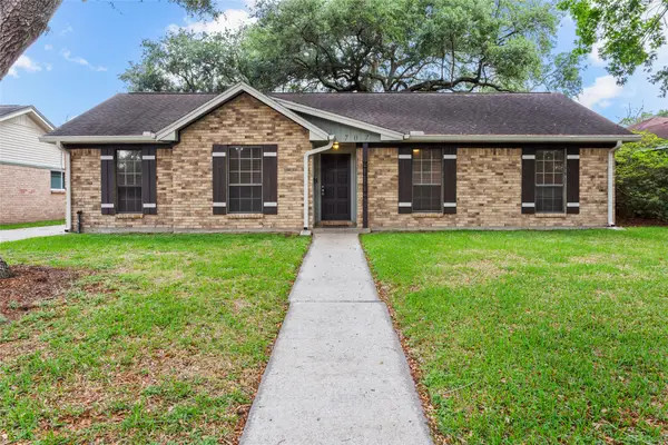 707 Briargrove Drive, Alvin, TX 77511