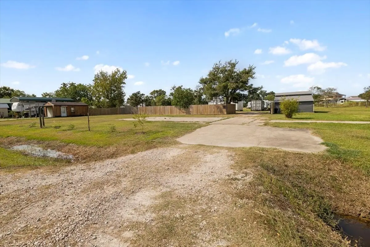 307 Bayside Drive, Anahuac, TX 77514 - Image #1