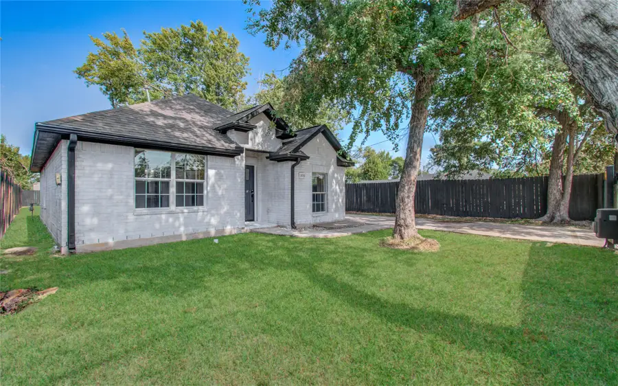 1909 Melbourne Street, Houston, TX 77026 - Image #2