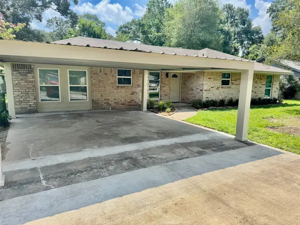 1303 S Franklin Avenue, Cleveland, TX 77327