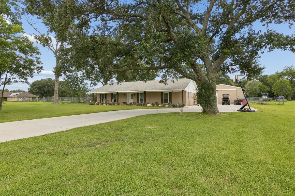 2865 County Road 936a, Alvin, TX 77511 - #1