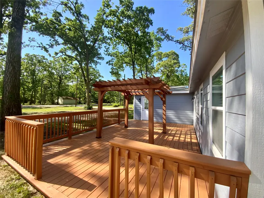 172 Pine Needle St, Onalaska, TX 77360 - Image #2