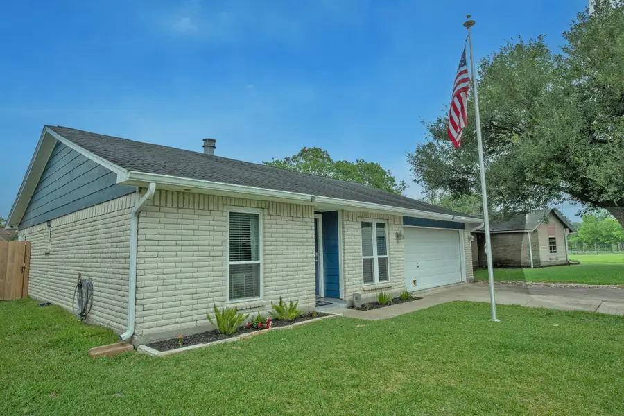 10 Wagon Lane Loop, Angleton, TX 77515 - #2