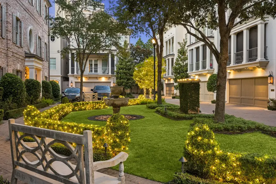 2131 Bancroft Street, Houston, TX 77027 - #3