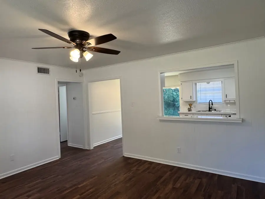 207 Valley Lane, Crockett, TX 75835 - Image #3