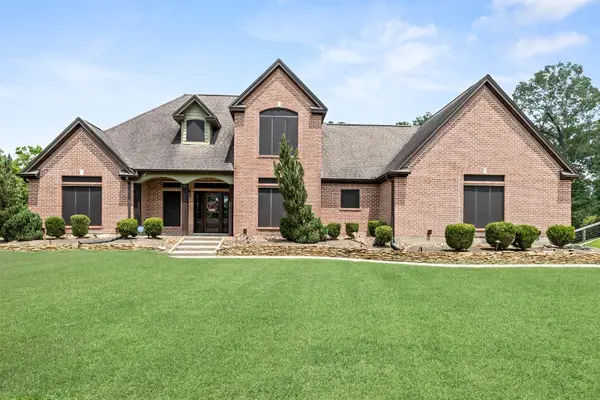 438 W Pineshadows Drive, Sour Lake, TX 77659