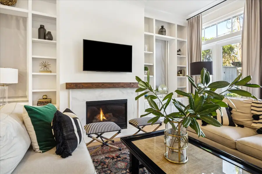 1327 Hunters Meadow Lane, Houston, TX 77055 - Image #2