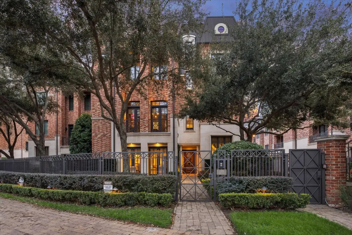 1225 Place Royale Way, Houston, TX 77056 - #1