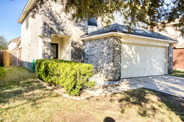 9519 Garrett Pine Lane, Houston, TX 77044