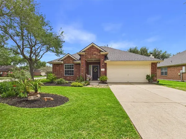 218 River Basin Lane, Dickinson, TX 77539