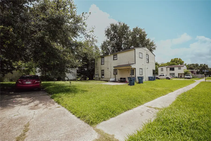 1138 4th Avenue N, Texas City, TX 77590 - #3